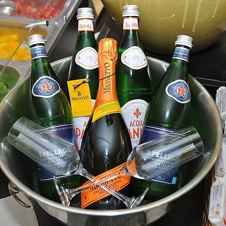 Hotel Comtur Бинаско Екстериор снимка