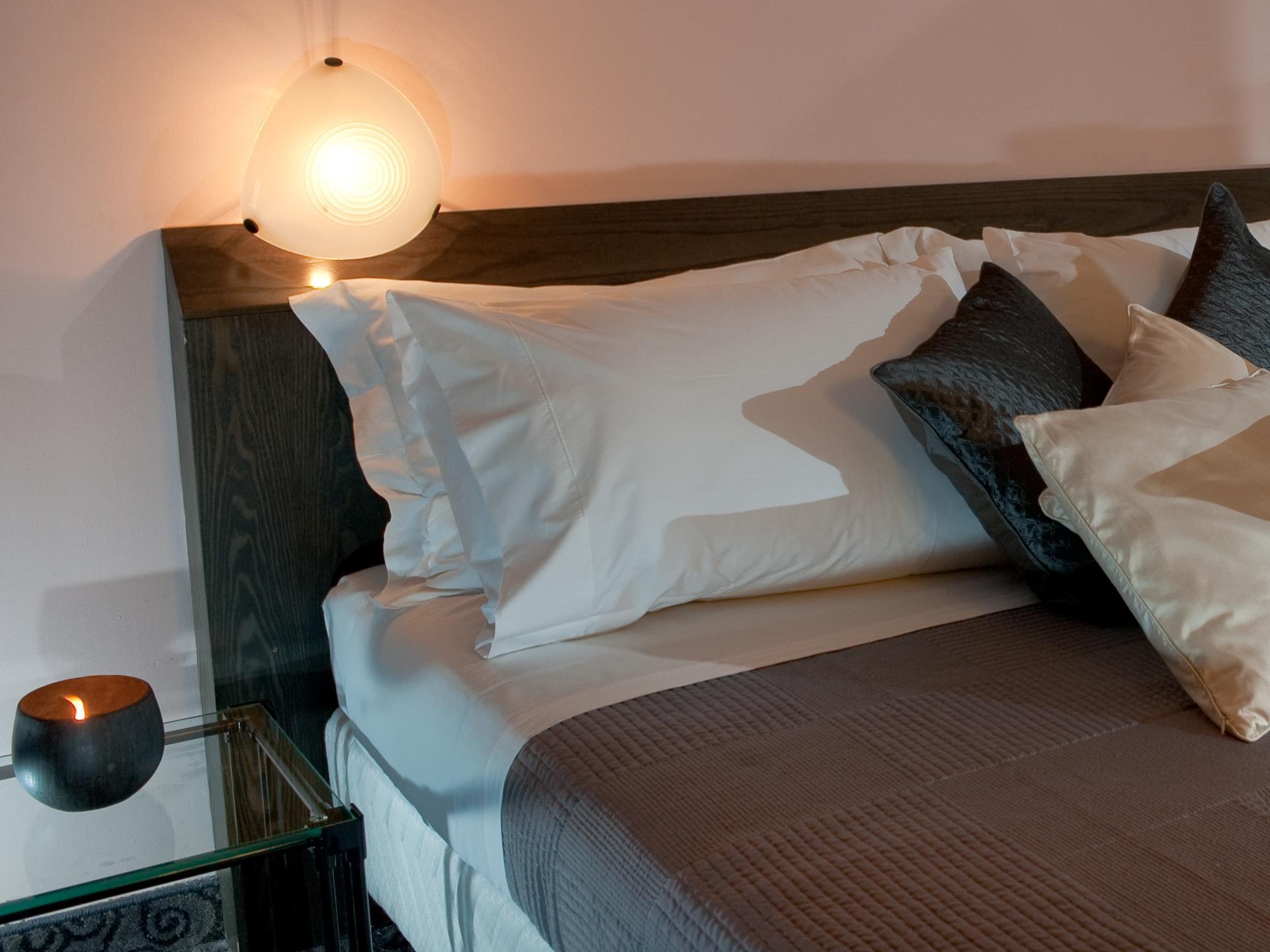 Hotel Comtur Бинаско Екстериор снимка